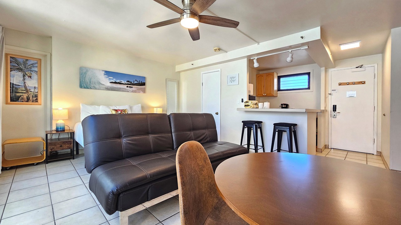 Photo of Livingroom in Waikiki
