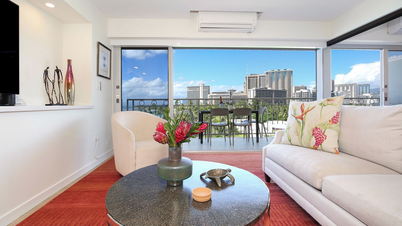 Photo of Livingroom in Waikiki
