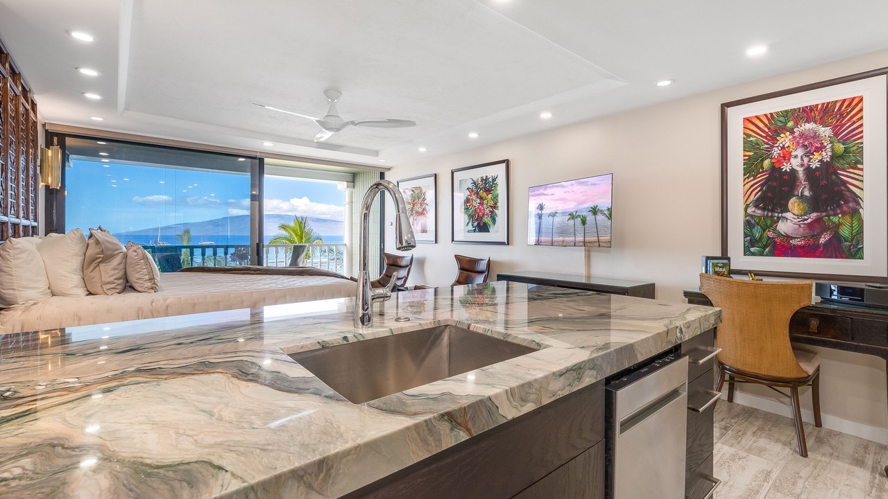 Photo of Bedroom in Historic Lahaina Front Street