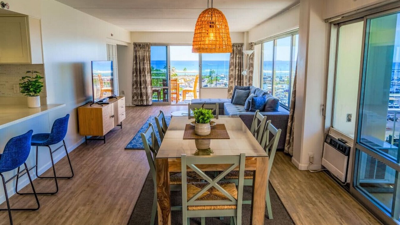 Photo of Livingroom in Waikiki