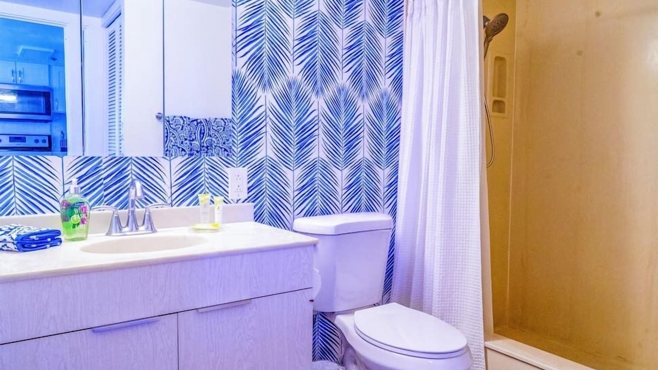 Photo of Bathroom in Waikiki