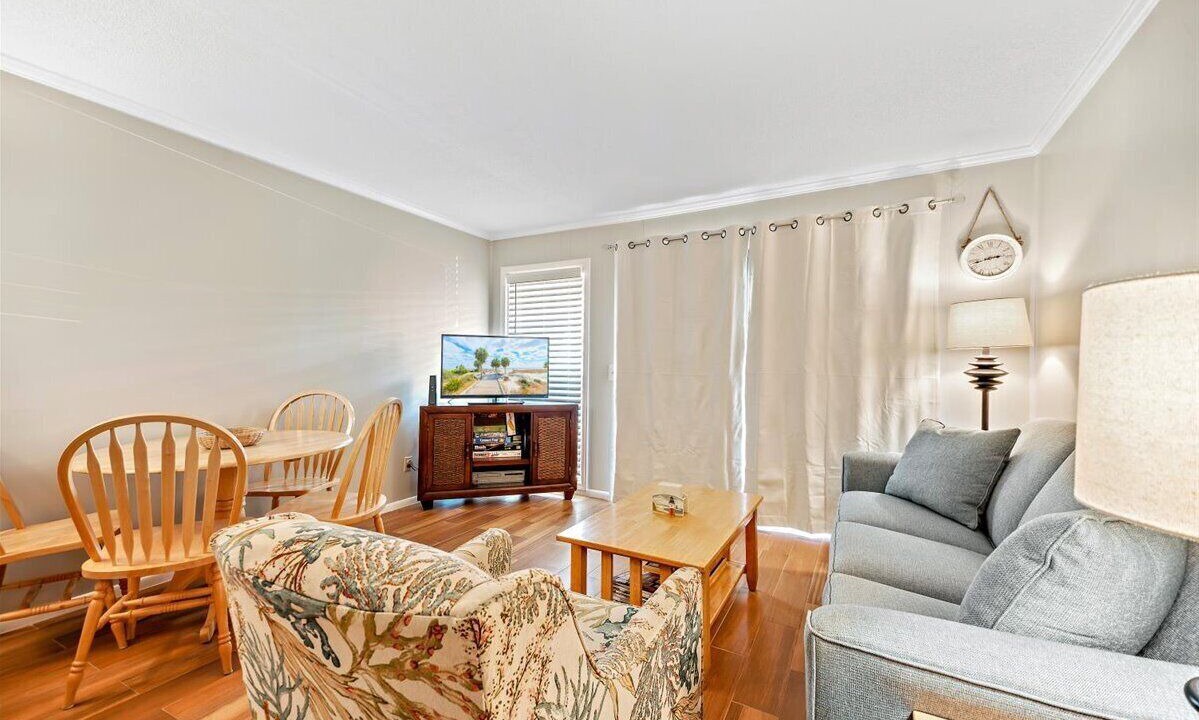 Photo of Livingroom in Folly Field