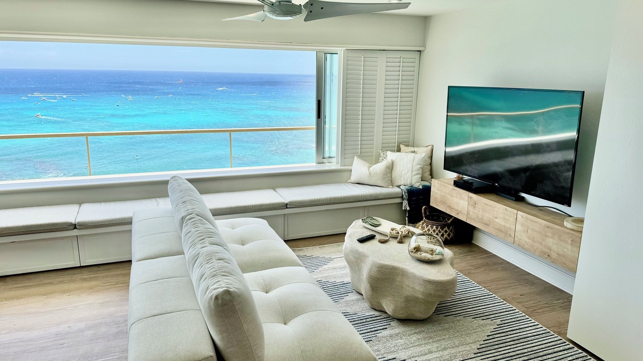 Photo of Livingroom in Diamond Head - Kapahulu - St. Louis