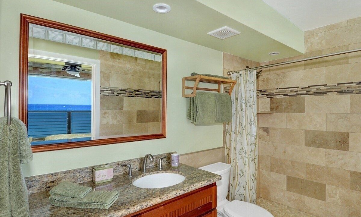 Photo of Bathroom in Poipu