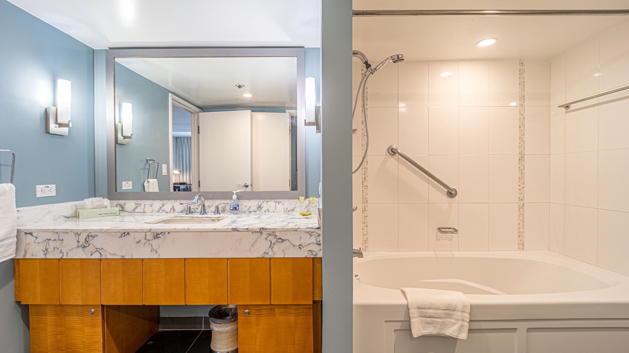 Photo of Bathroom in Ala Moana