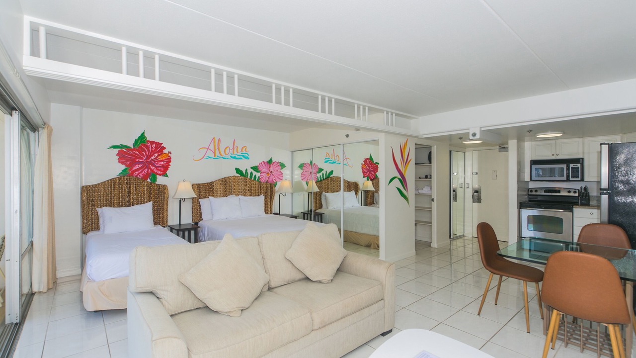 Photo of Livingroom in Waikiki
