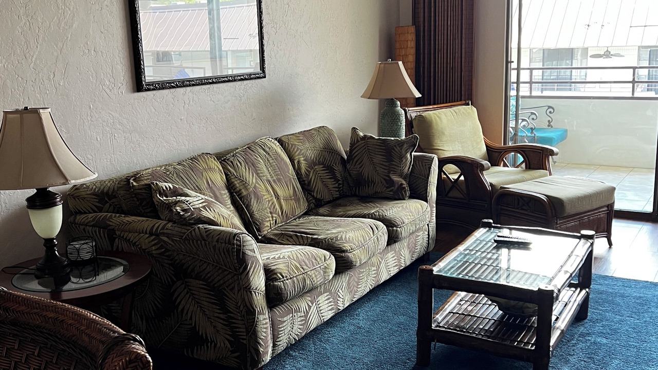 Photo of Livingroom in Kahaluu Bay