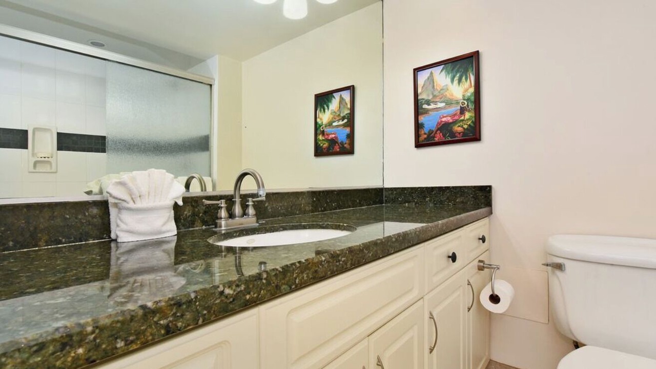 Photo of Bathroom in Kahana