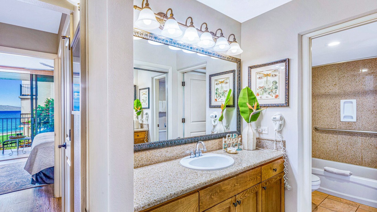 Photo of Bathroom in Kahana