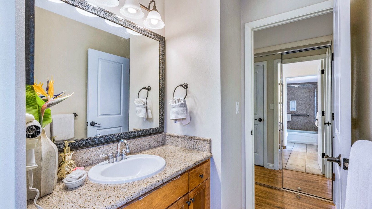 Photo of Bathroom in Kahana