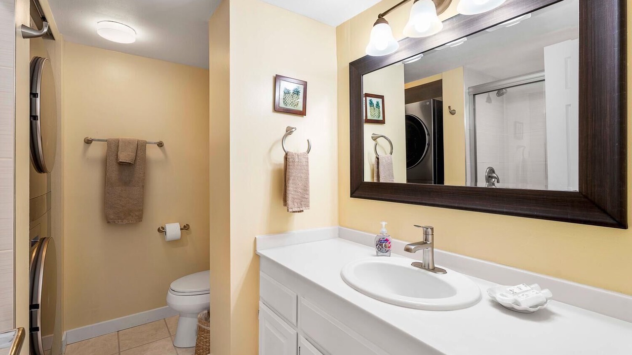 Photo of Bathroom in Kahaluu Bay