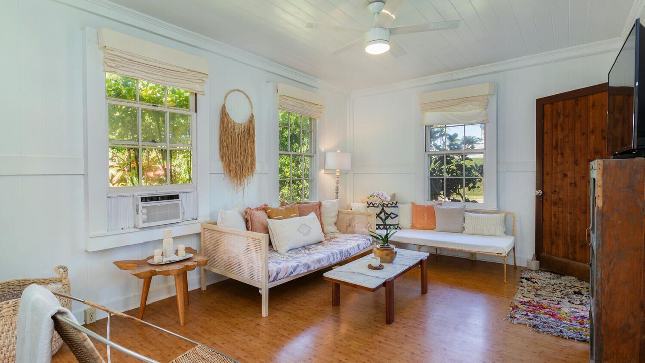 Photo of Livingroom in Hanalei