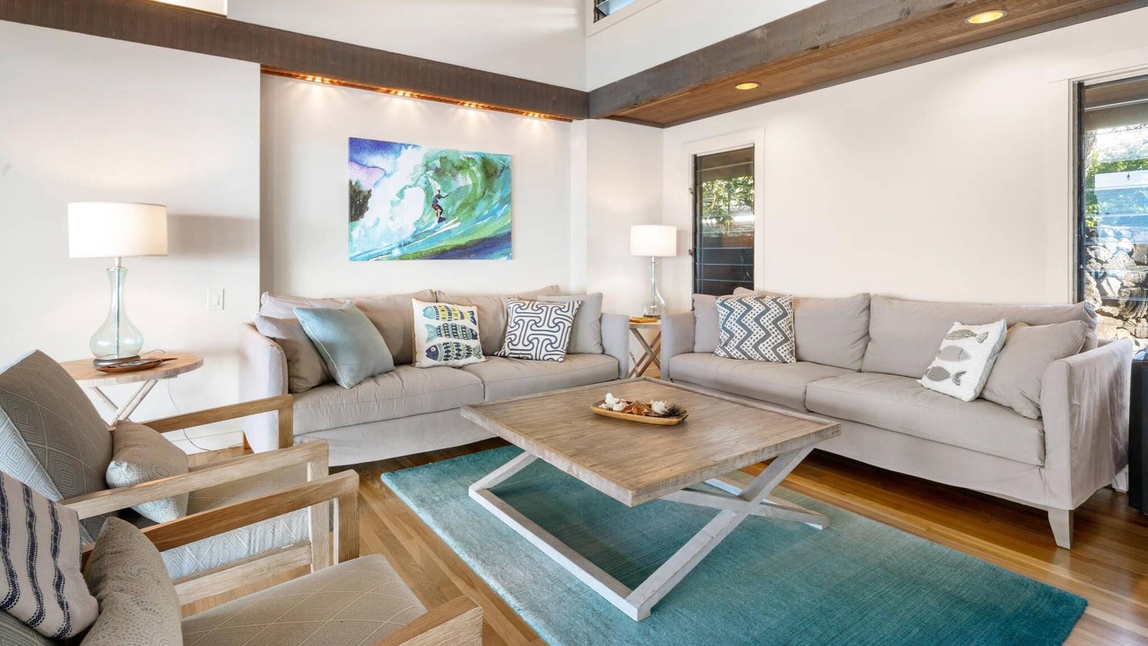 Photo of Livingroom in Kahaluu Bay