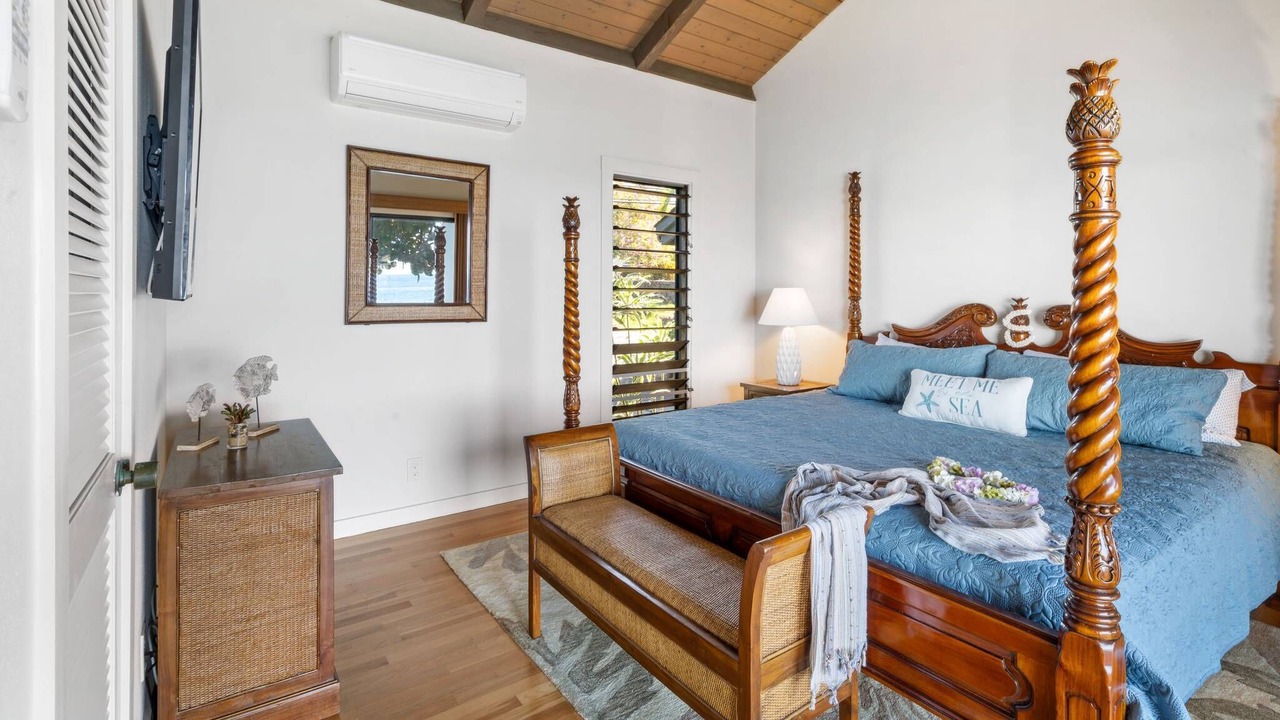Photo of Bedroom in Kahaluu Bay