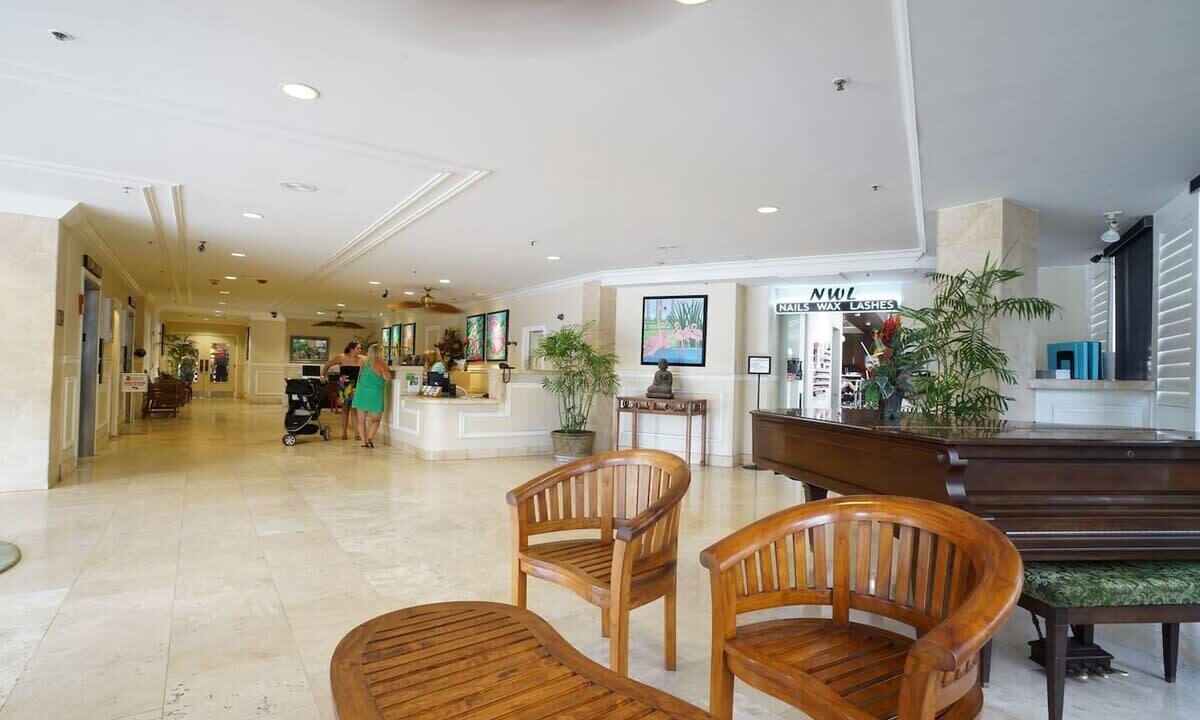 Photo of Livingroom in Waikiki