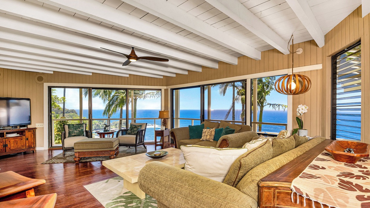 Photo of Livingroom in Laupahoehoe