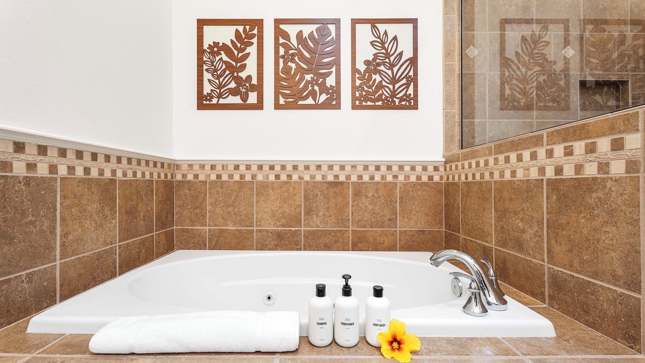 Photo of Bathroom in Kulalani