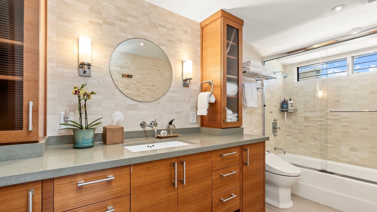 Photo of Bathroom in Waikiki