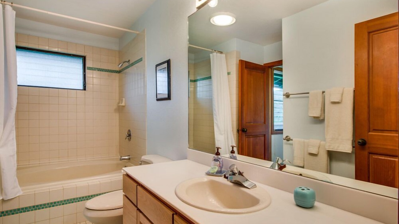 Photo of Bathroom in Kalihiwai