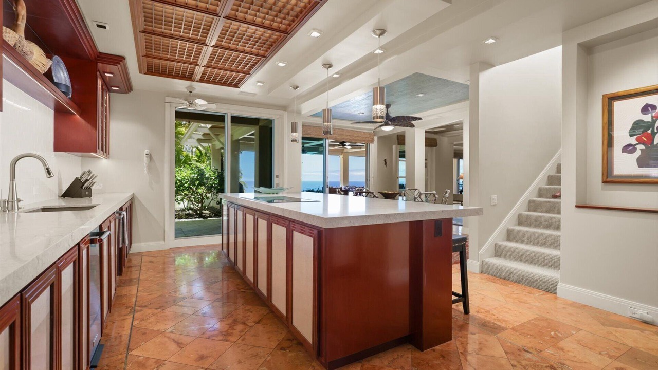 Photo of Kitchen in Kahaluu-Keauhou