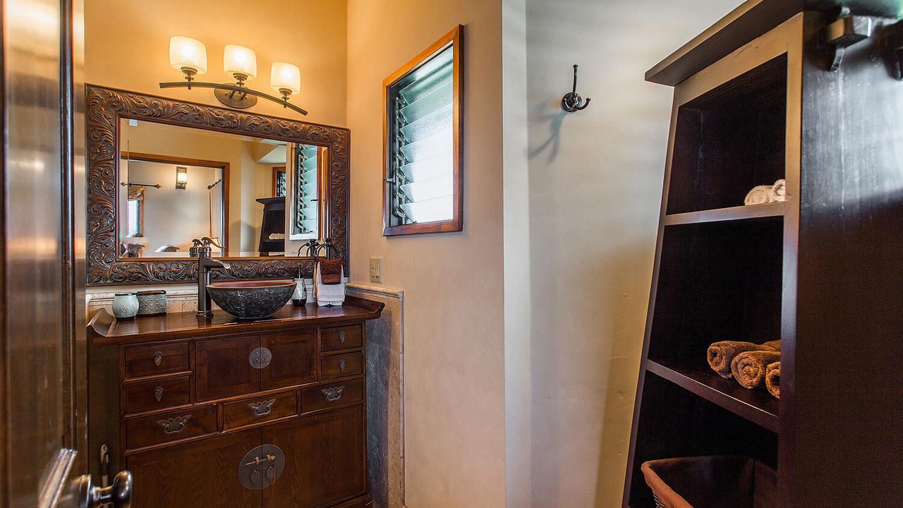 Photo of Bathroom in Kahaluu Bay