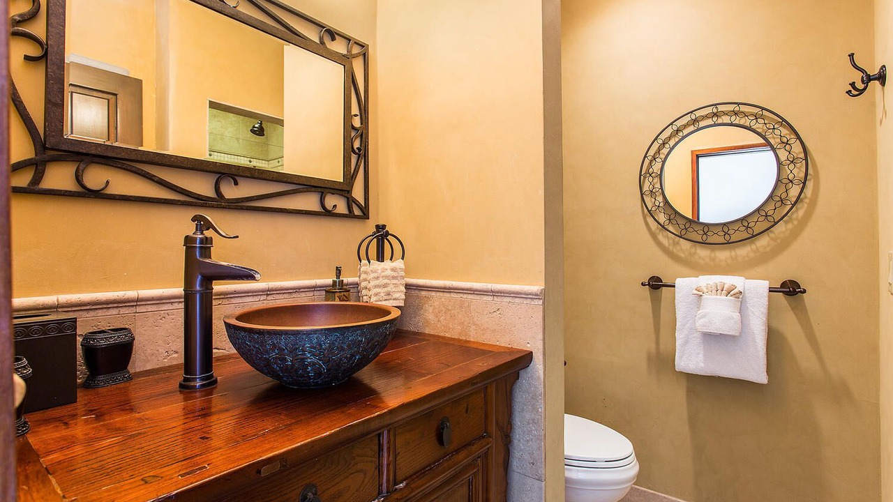 Photo of Bathroom in Kahaluu Bay