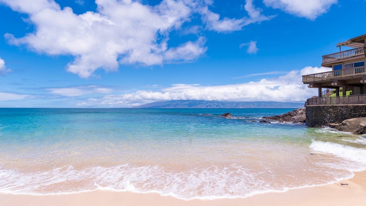 Photo of Others in Kahana