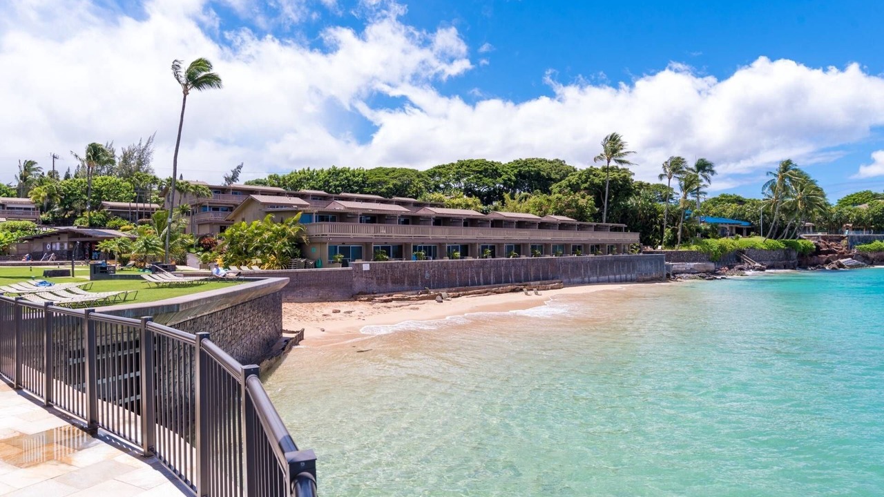 Photo of Others in Kahana