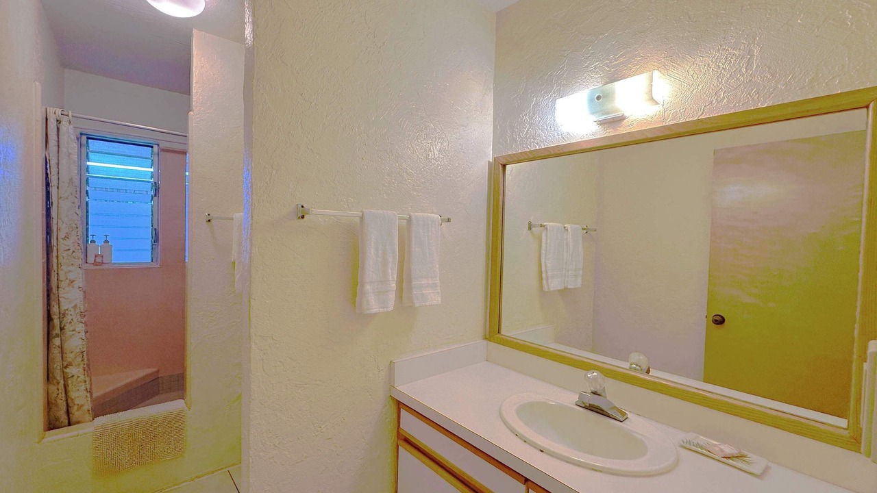 Photo of Bathroom in Poipu