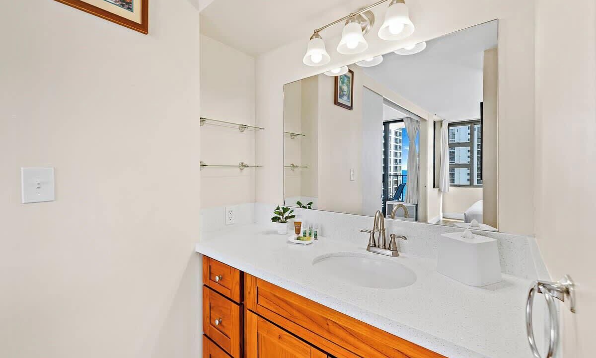 Photo of Bathroom in Waikiki