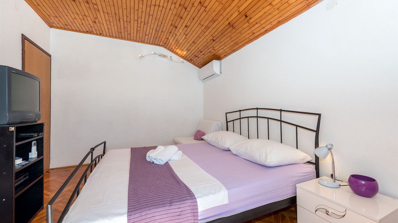 Photo of Bedroom in Srima