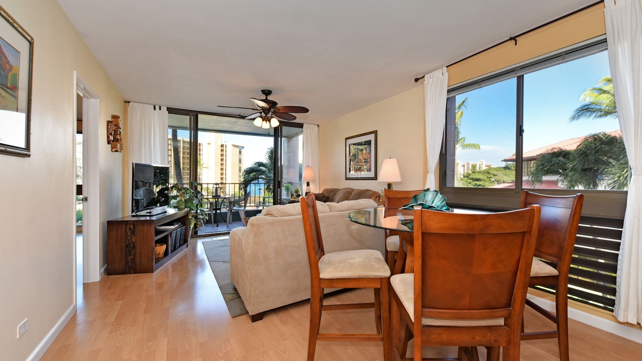 Photo of Livingroom in Kahana