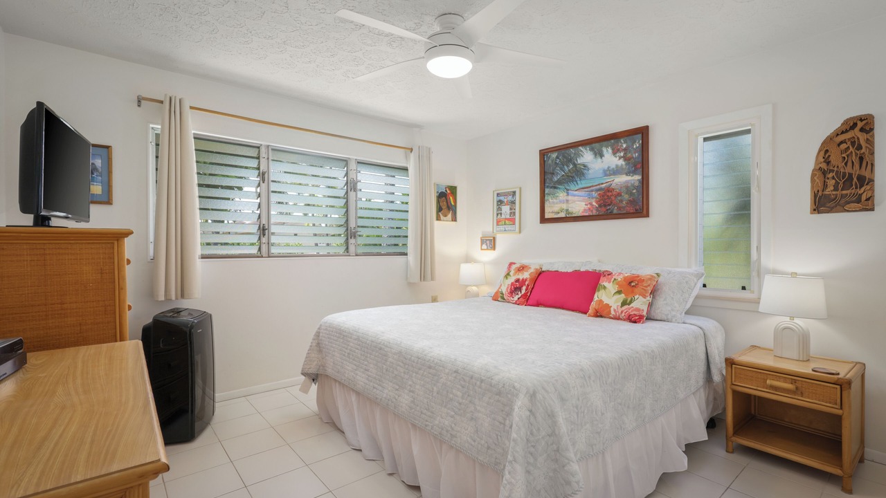 Photo of Bedroom in Kahaluu-Keauhou