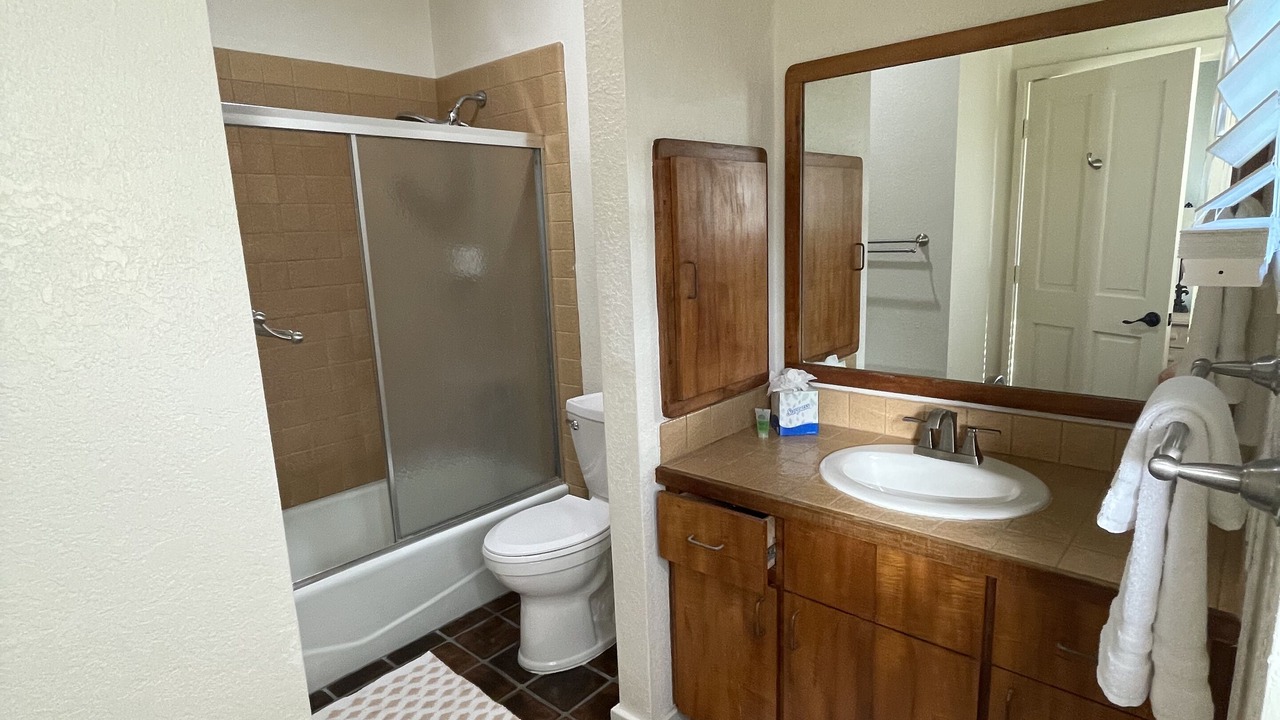 Photo of Bathroom in Kahaluu Bay