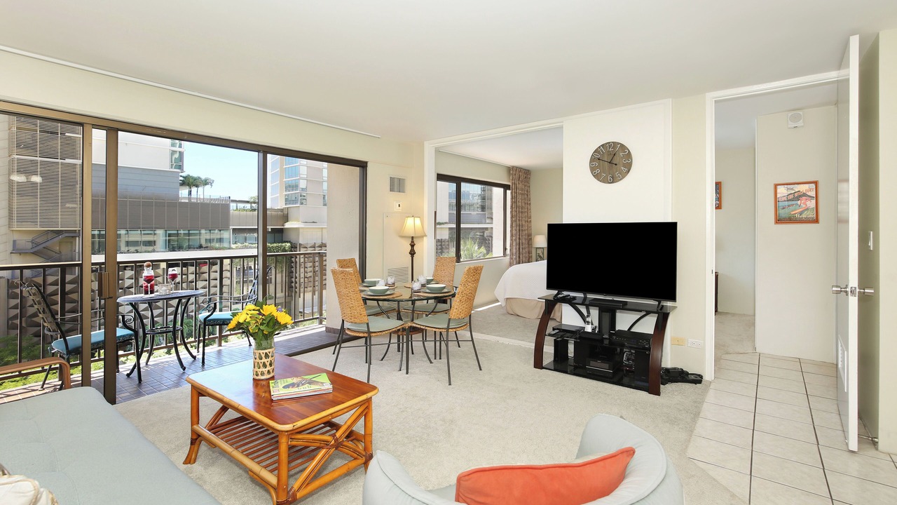 Photo of Livingroom in Waikiki