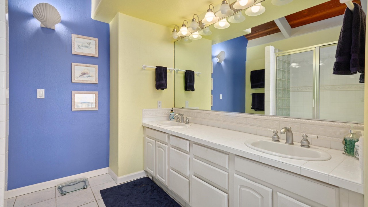 Photo of Bathroom in Keauhou