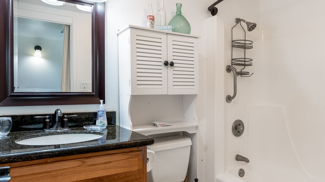 Photo of Bathroom in Kahuku