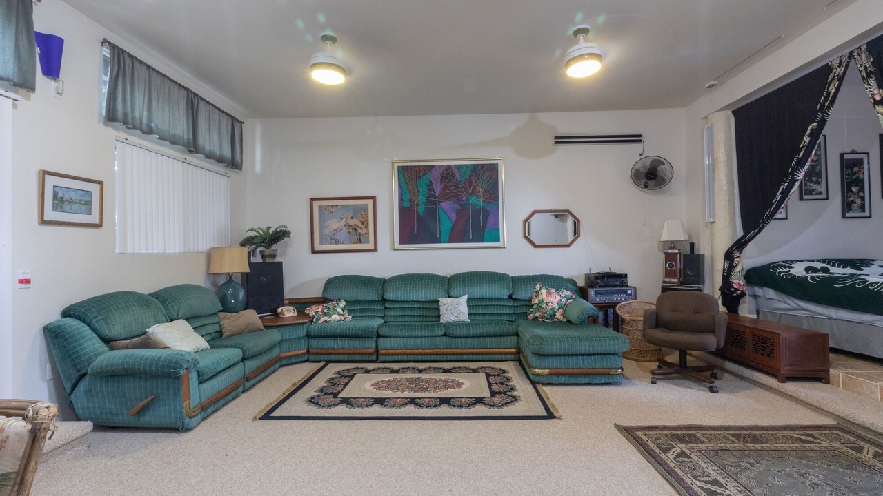 Photo of Livingroom in Waialua