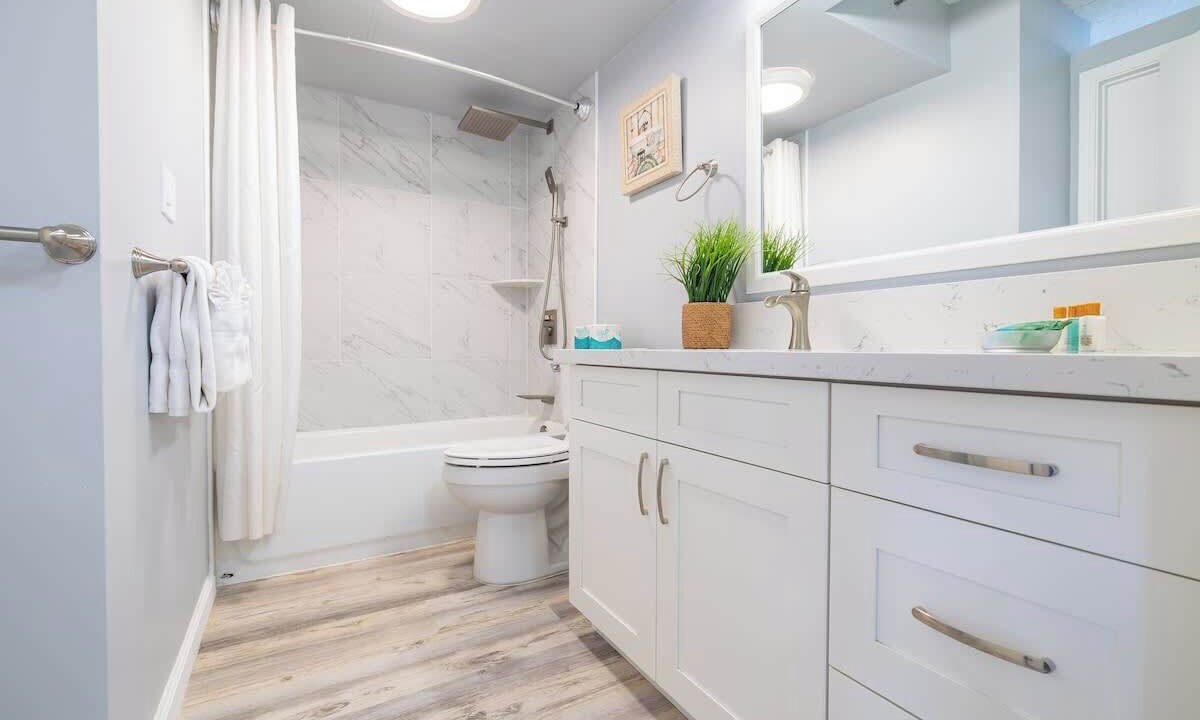 Photo of Bathroom in Waikiki