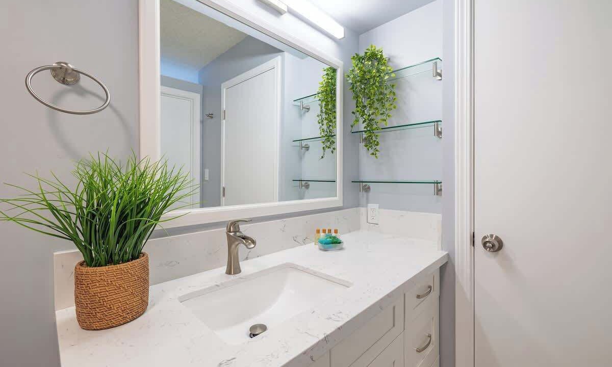 Photo of Bathroom in Waikiki