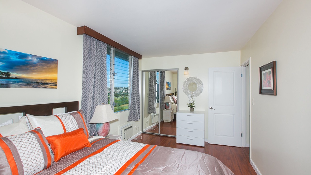 Photo of Bedroom in Waikiki