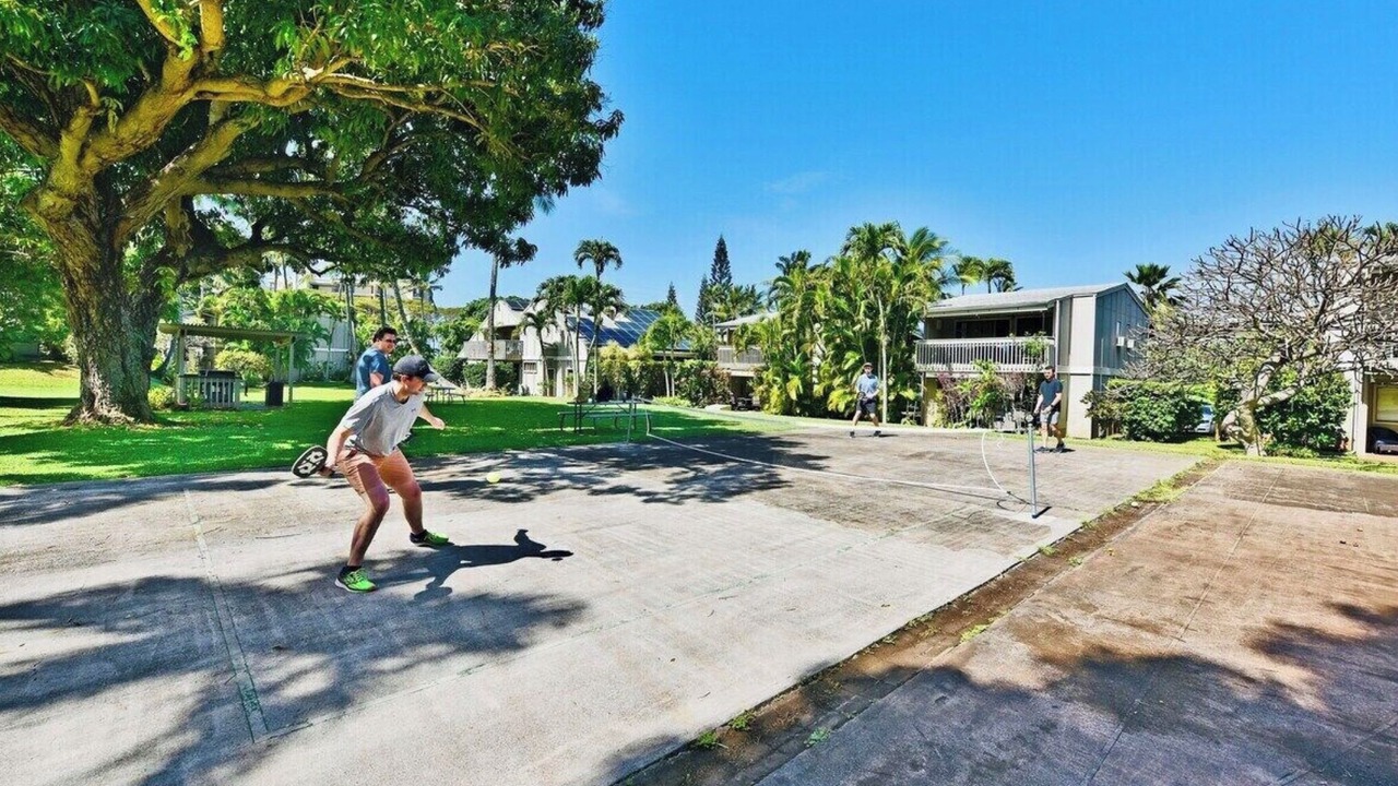 Photo of Others in Kahana
