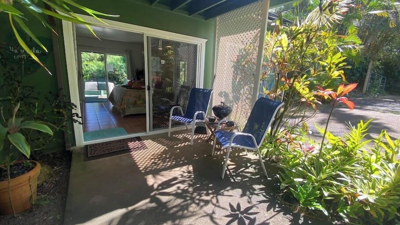 Photo of Patio Balcony in Haiku