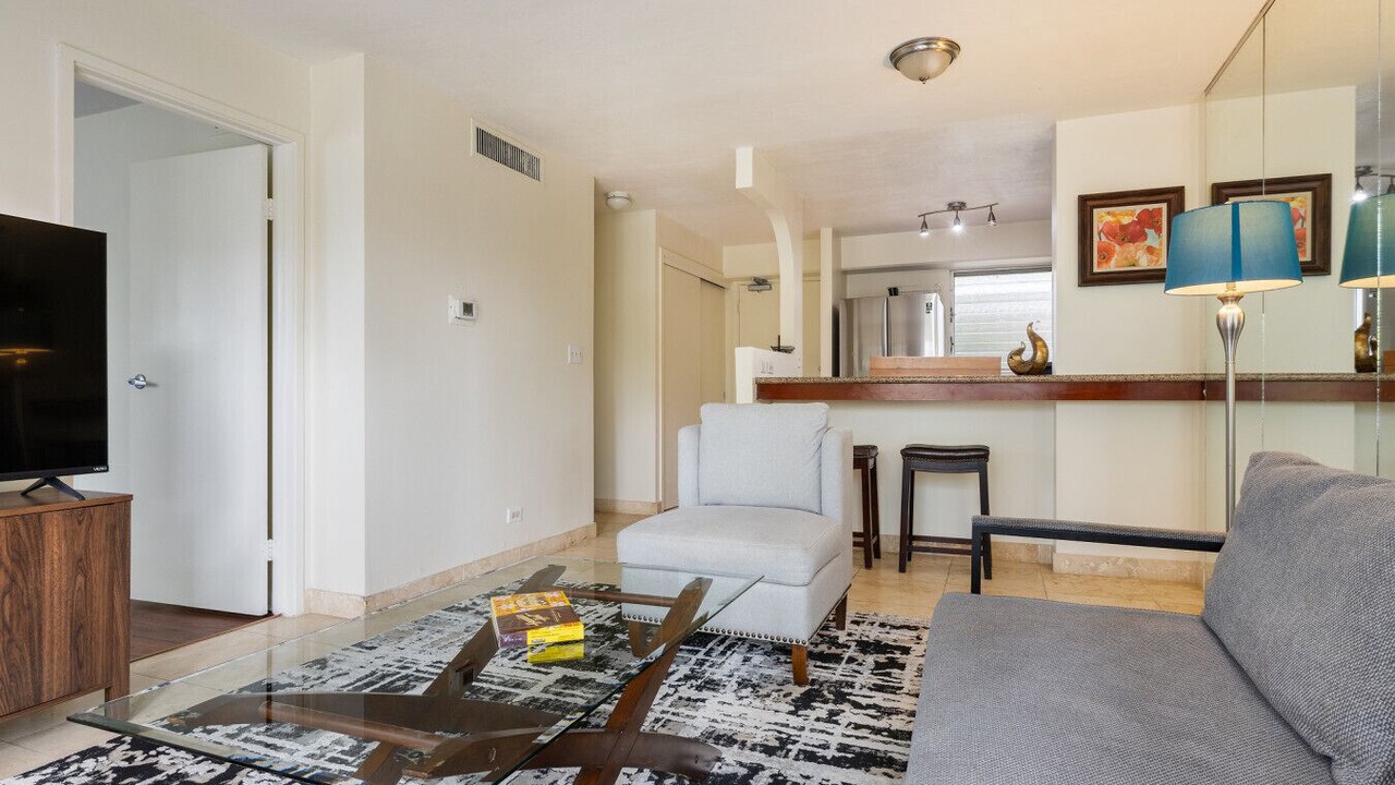 Photo of Livingroom in McCully - Moiliili