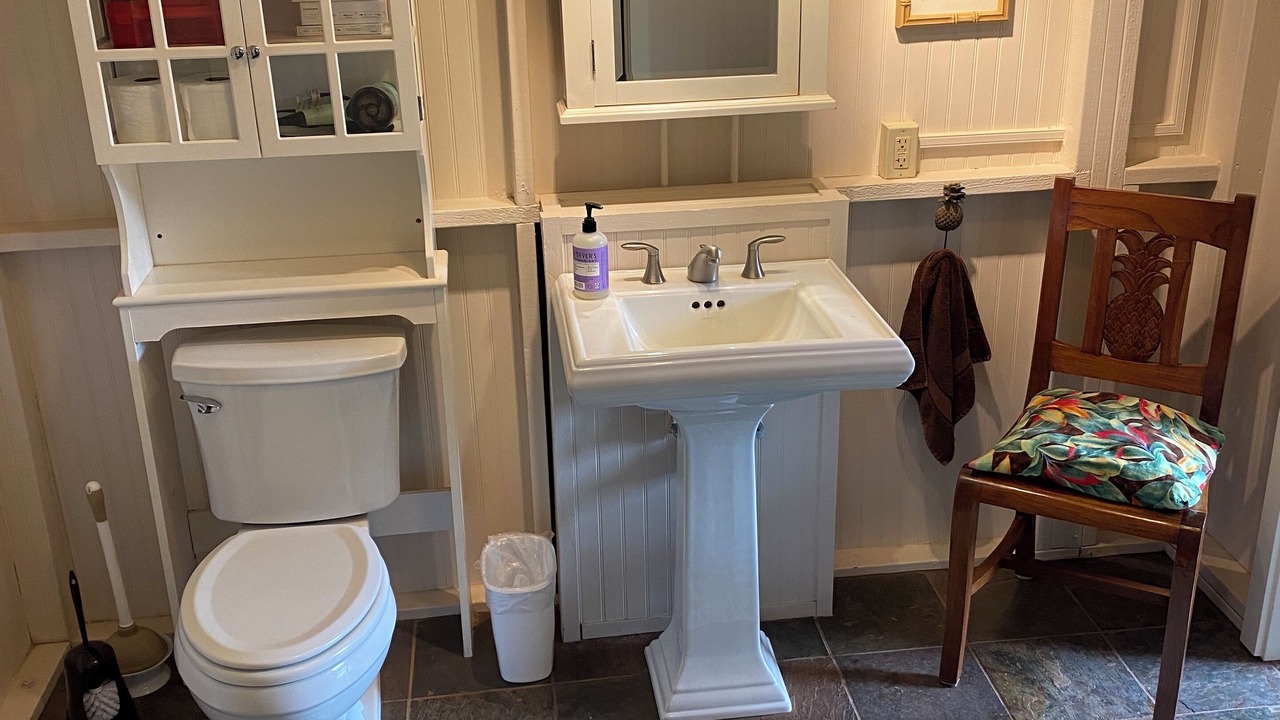 Photo of Bathroom in Lanai City