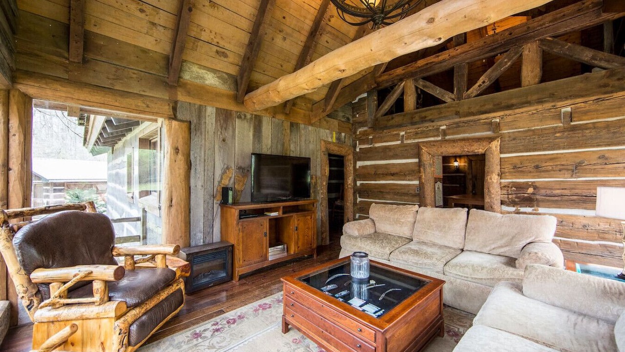 Photo of Livingroom in Knoxville