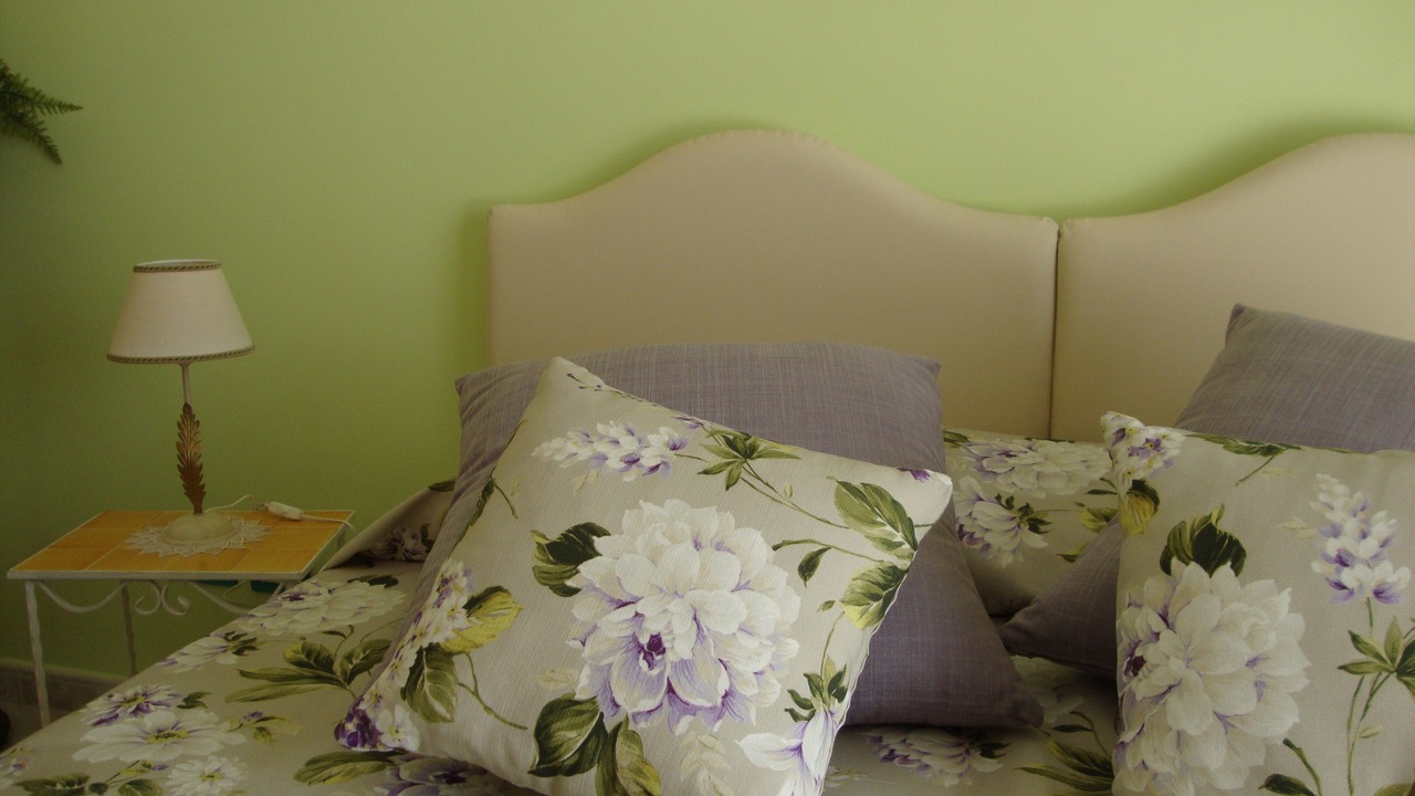 Photo of Bedroom in Meta