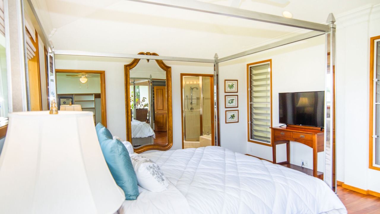 Photo of Bedroom in Poipu