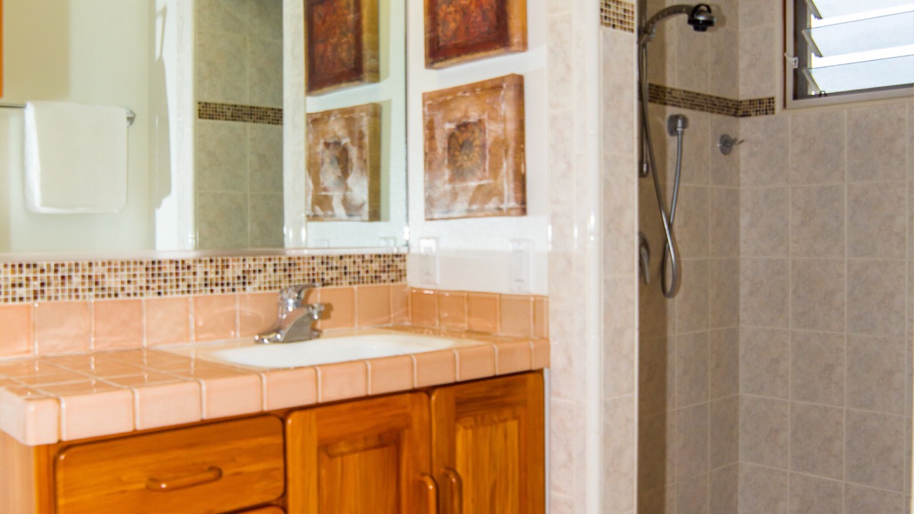 Photo of Bathroom in Poipu