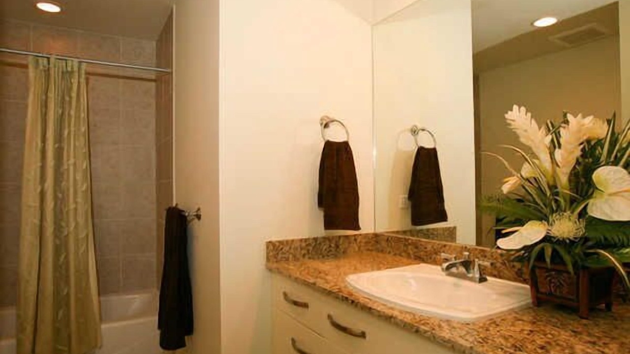 Photo of Bathroom in Kahaluu-Keauhou